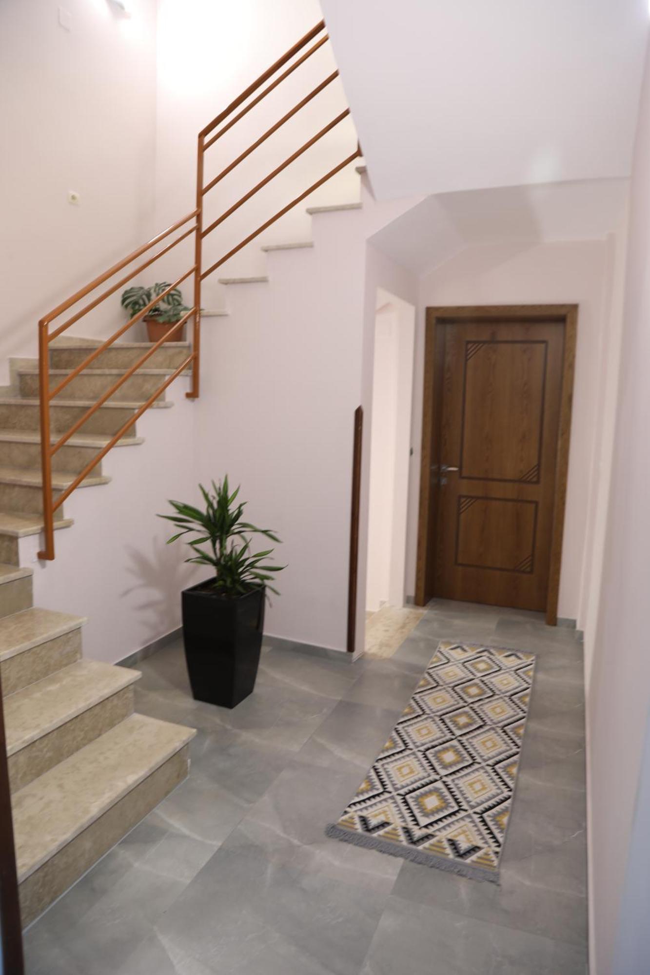 --Hotel Deal-- Rooms With Castle View Krujë Dış mekan fotoğraf