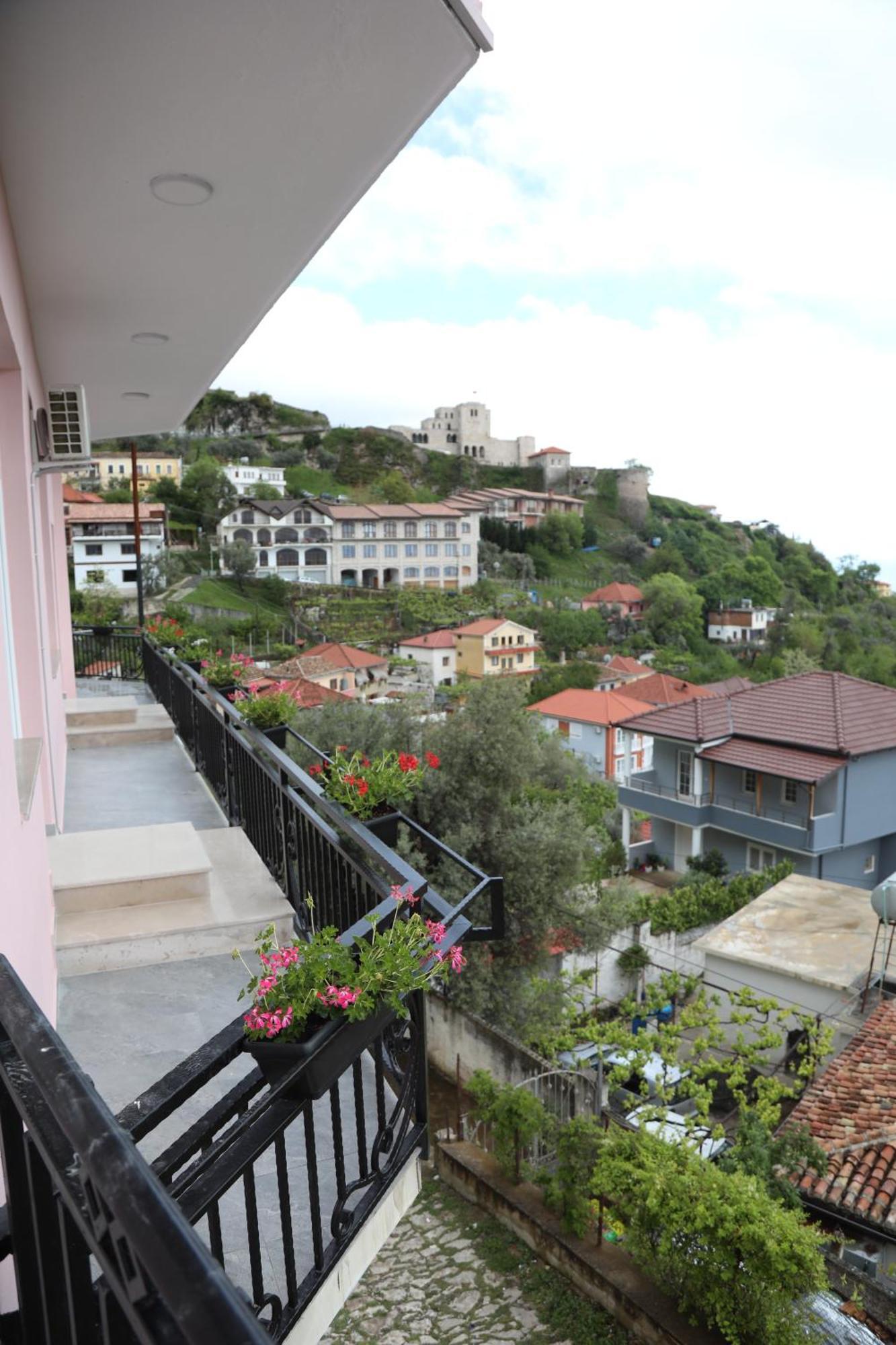 --Hotel Deal-- Rooms With Castle View Krujë Dış mekan fotoğraf