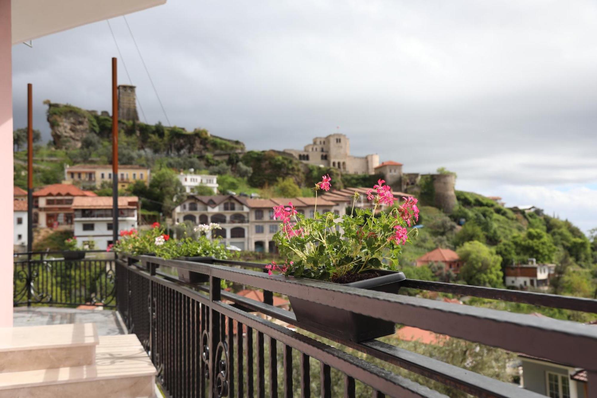 --Hotel Deal-- Rooms With Castle View Krujë Dış mekan fotoğraf