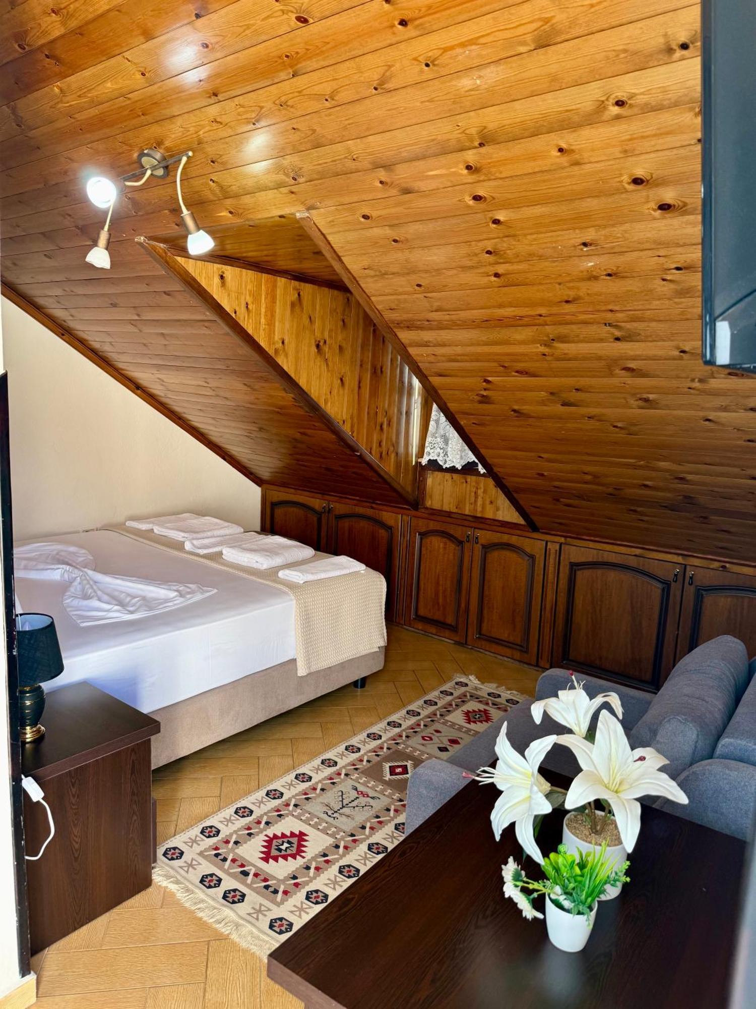 --Hotel Deal-- Rooms With Castle View Krujë Dış mekan fotoğraf